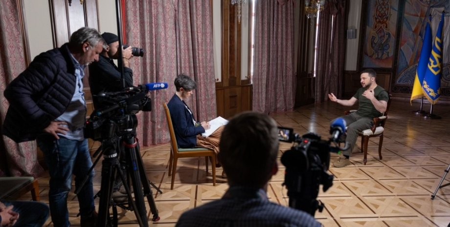 Володмир Зеленьский, журналисты, интервью
