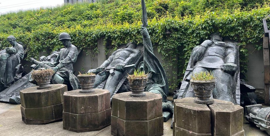 пагорб слави, львів