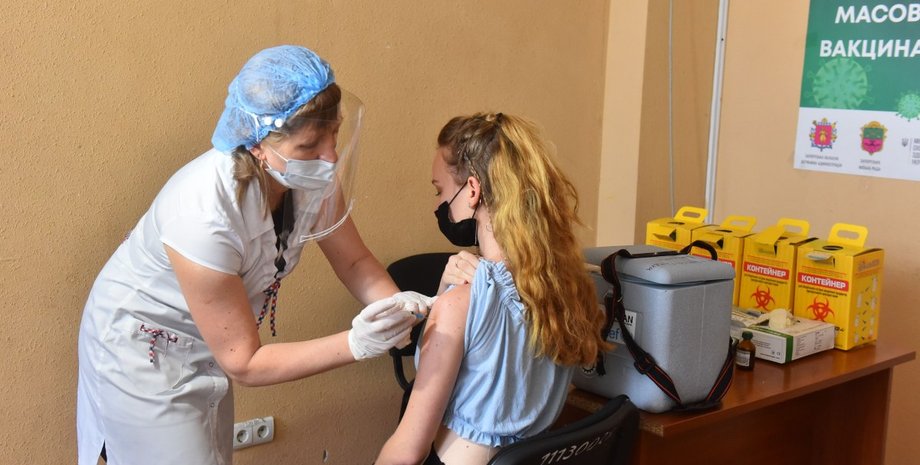 вакцинація, вакцинація в Україні, вакцинація рятувальників, обов'язкова вакцинація в Україні