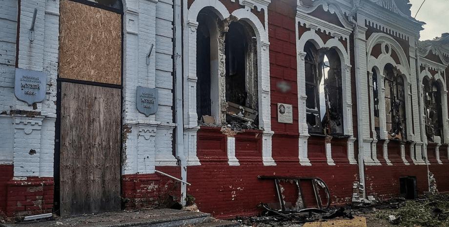 W wyniku rosyjskiego pocisku pojawił się silny ogień, historyczny pomnik został ...