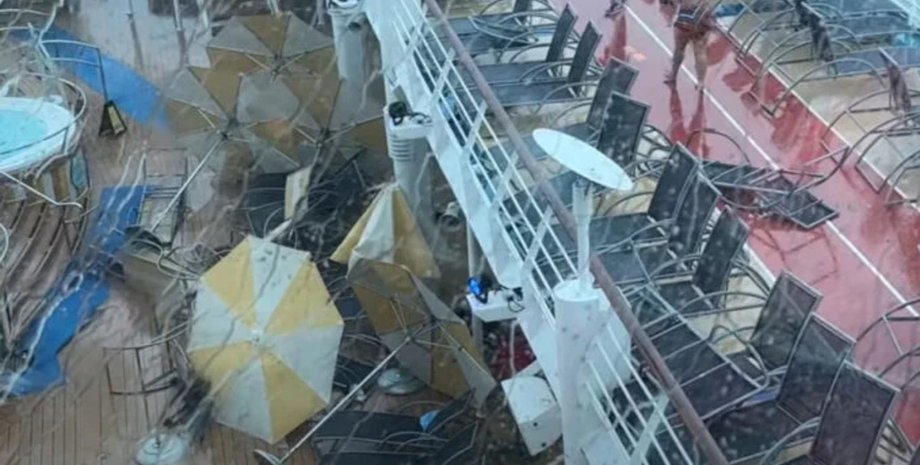 Лайнер во время шторма, круизный лайнер, шторм, корабль, судно, ураган, непогода, море,