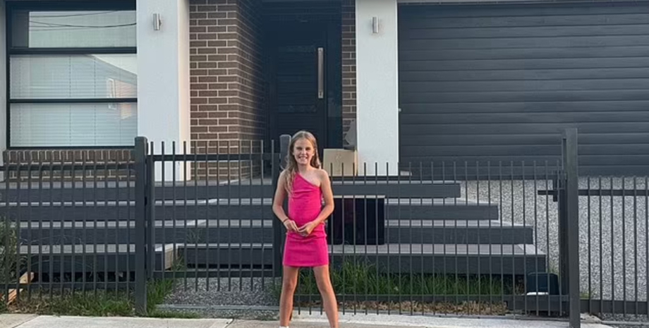 8-летняя девочка купила дом, девочка с братом и сестрой купила дом, недвижимость, инвестиции, депозит, семья, курьезы