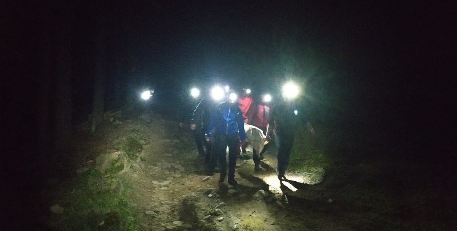 спасатели, горы, ночь, карпаты, фото