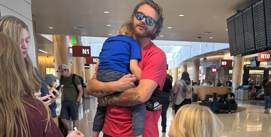 Круїз закінчився справжнім пеклом, корабель залишив туристів на Алясці, скандал, курйози під час мандрівок, США