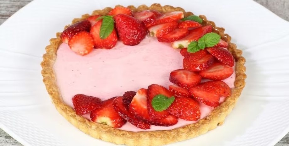 Пиріг із полуничним кремом, торт із полуничним кремом, полуничний крем рецепт