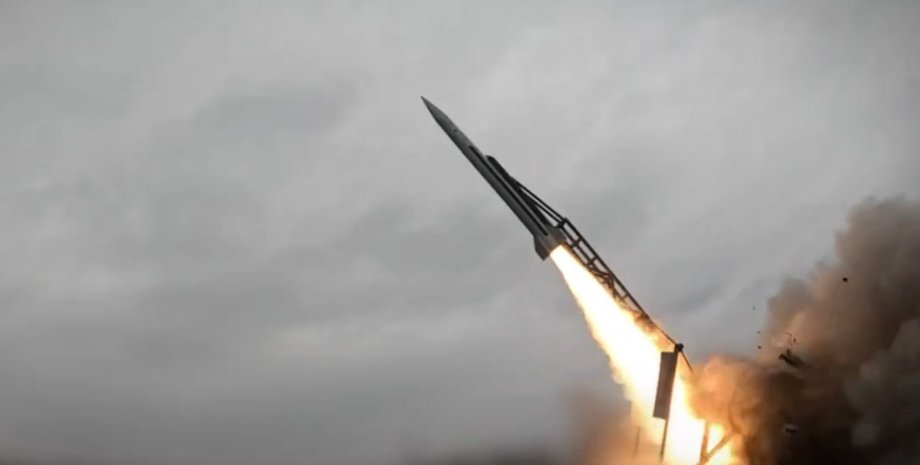 Баллистическая ракета FP-7 Украины фото пуска баллистической ракеты FP-7 Украины