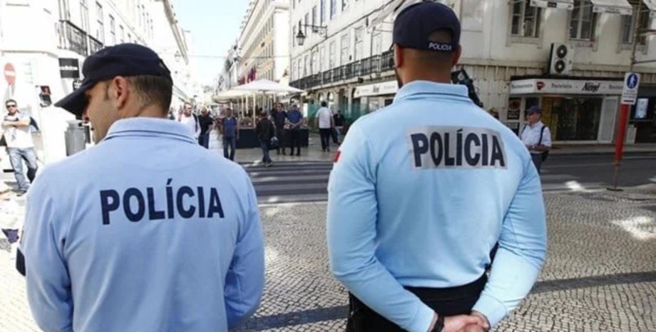 Поліція в Португалії, безглузда помилка, поліція заарештувала туриста, попросив гранату, хотів гранат, поліція в ресторані, граната