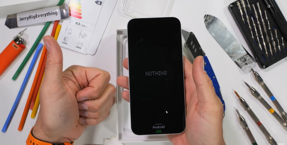 Nothing Phone 4a Pro тест на прочность