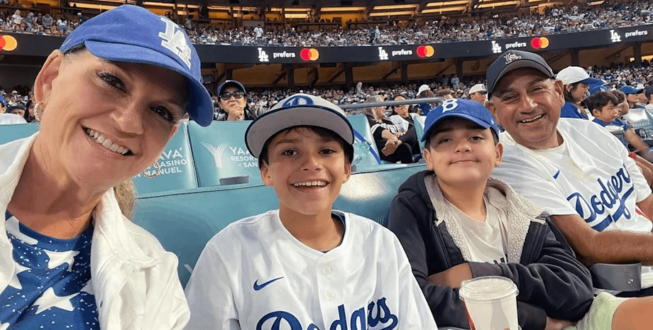 Пара уникла прокляття "переможців лотереї" та стала благодійниками для тисяч людей