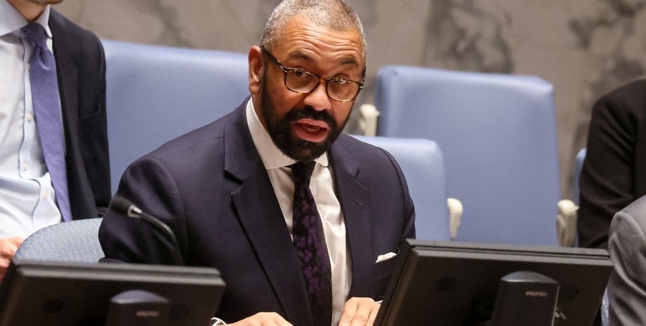 министра иностранных дел Великоритании, Джеймс Клеверли, глава МИД Великобритании