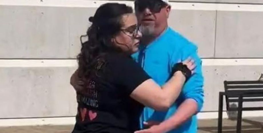 Жінка 16 років шукала свого біологічного батька, ким він виявився, ДНК-тест, цікаві історії з життя