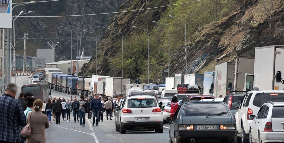 кордон росія грузія, кордон росія, Верхній Ларс, КПП "Верхній Ларс", машини на кордоні
