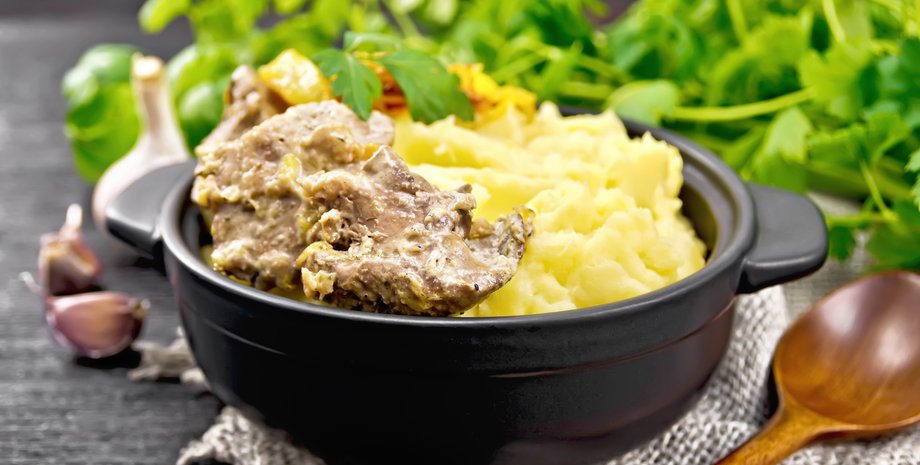 куриная печень, пюре, рецепт куриной печени, печень в сметанном соусе