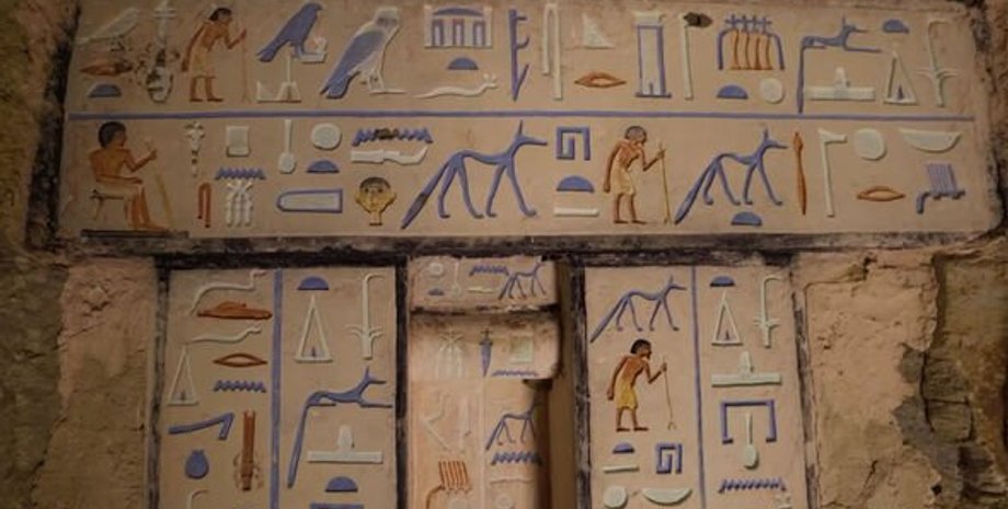 ложная дверь, надписи, гробница, фото