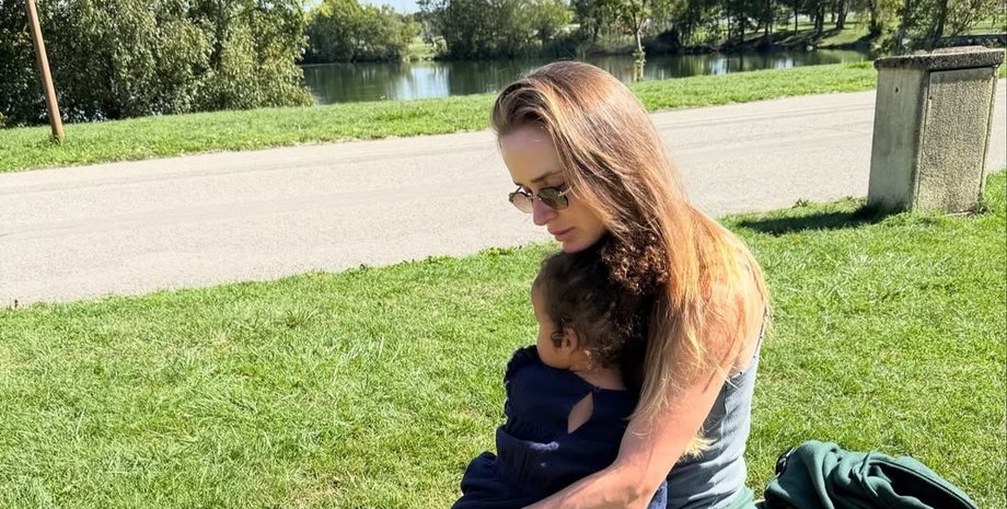 Элина Свитолина показала свою дочь