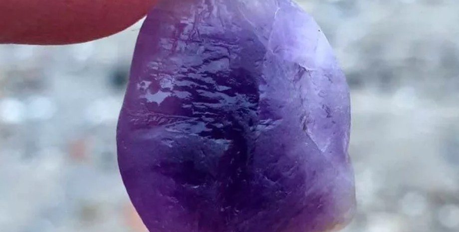 Аметист на пляжі, Міранда Гекл, Шотландія, камінь, коштовне каміння, знахідки, фото