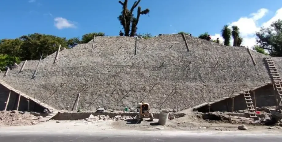 Мексика, раскопки, археологи, археология, сооружение, пирамида, инструменты, поселение, находка