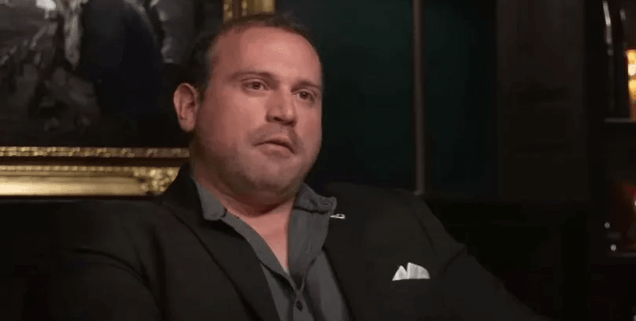 Свідок НЛО, бачив НЛО, бачив космічний корабель, літаюча тарілка, погрожують люди в чорному, уряд, вертольоти