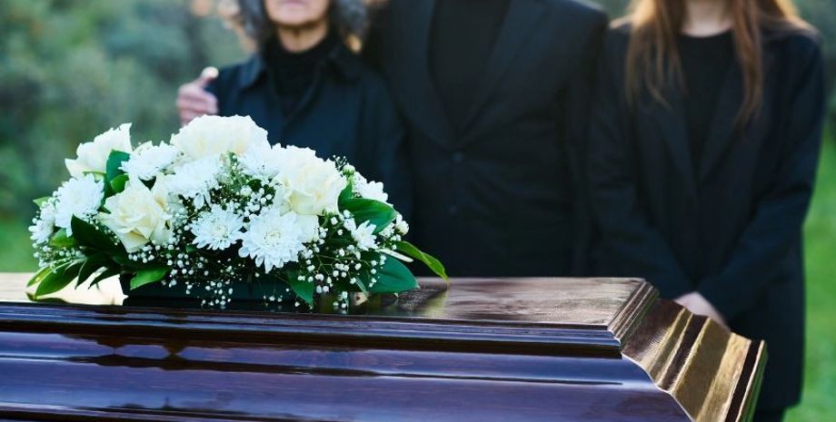 Мужчина ожил на собственных похоронах, как это произошло, подробности инцидента, жуткие случаи