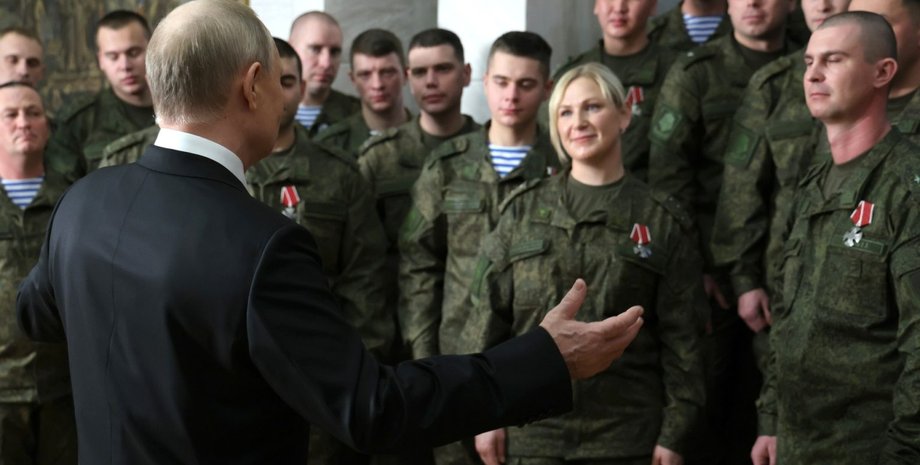 военные на новогоднем обращении путина