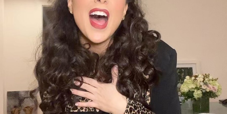 Клаудія Ошрі, блогерка