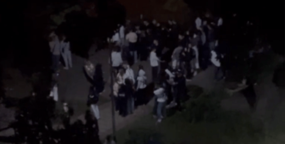 У Києві студенти влаштували вечірку під час атаки дронів Київ вечірка тривога