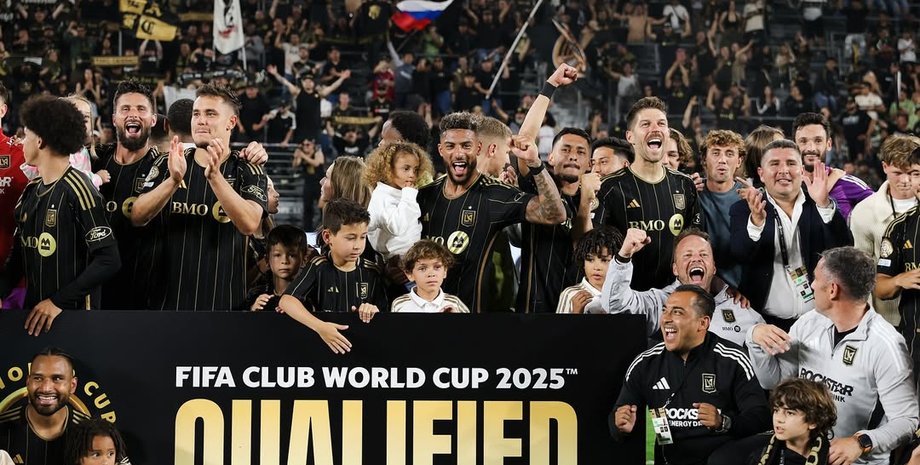 Прапор РФ на матчі Лос Анджелес — Америка