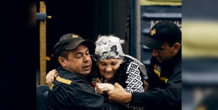 спасатели, спачатели гсчс, гсчс украины, эвакуация гсчс, эвакуация из донбасса