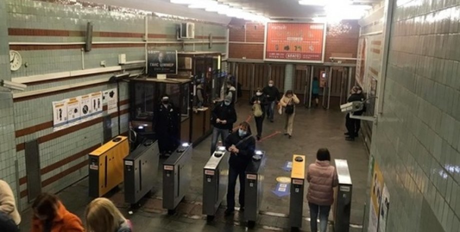 Второй день работы метро в Киеве/Фото: ukrinform.ua