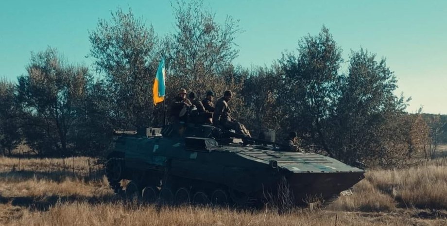 Laut Militärfernsehen sind die ukrainischen Soldaten derzeit 20 Minuten von dem ...