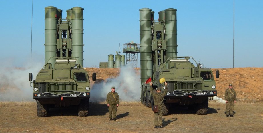 ЗРК С-400 зенітний комплекс ракети обстріл Україна Білорусь аеродром Зябрівка