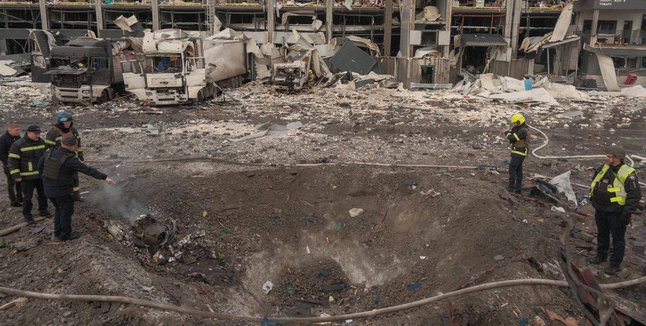 Логистический центр Новус после обстрела 25 ноября