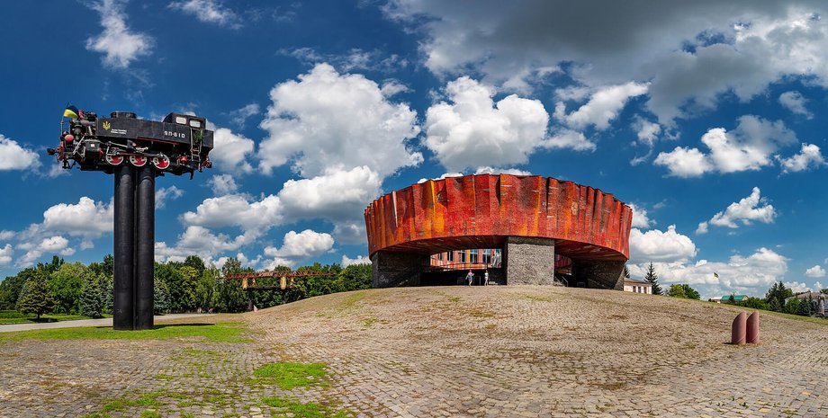 Шепетовка, музей Островского, тачанки, бронепоезд, Как закалялась сталь