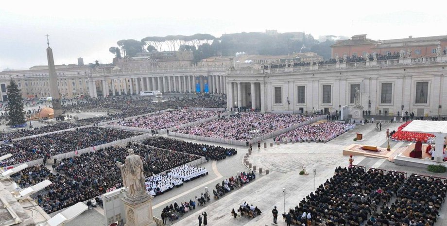 папа бенедикт церемония прощания ватикан