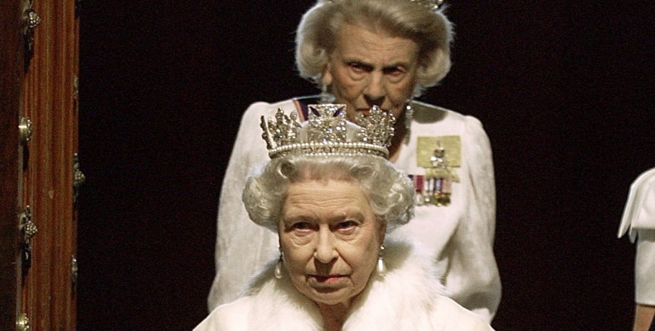 Королева Елизавета II и герцогиня Графтонская