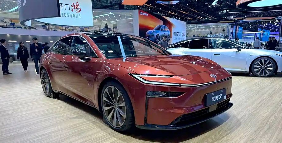 нова Toyota bZ7 електромобіль Toyota bZ7