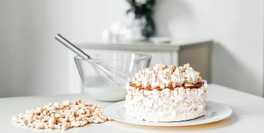 рецепт торт політ, торт політ, білкові коржі, торт з безе, класичний торт