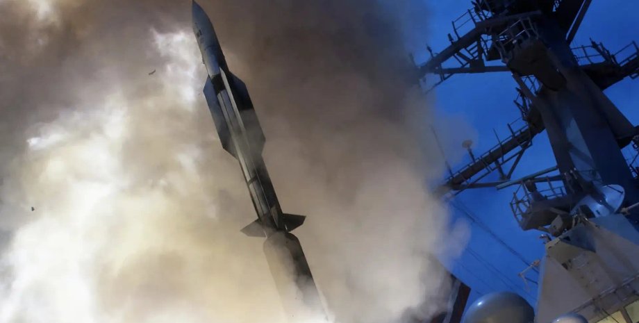 атаки хуситов SM-6