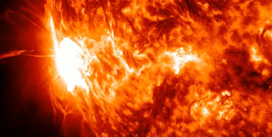 Вспышка на Солнце Вспышка на Солнце