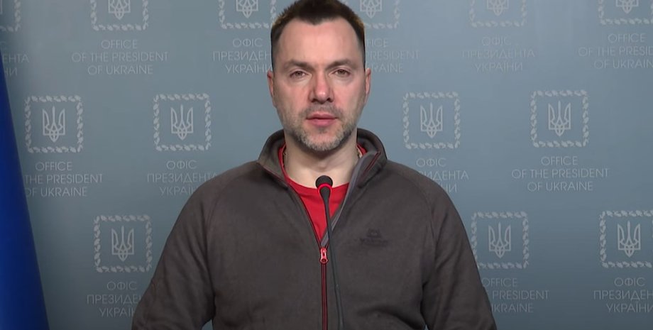 Алексей Арестович, за границу