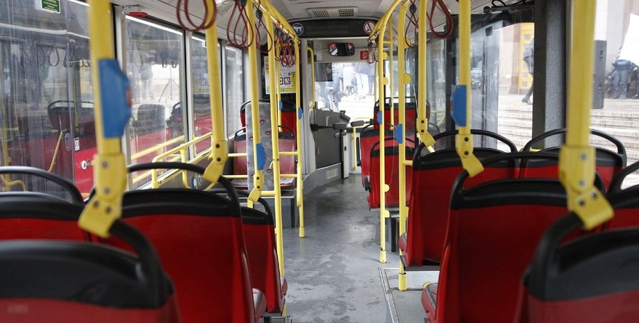 автобус салон пассажирка