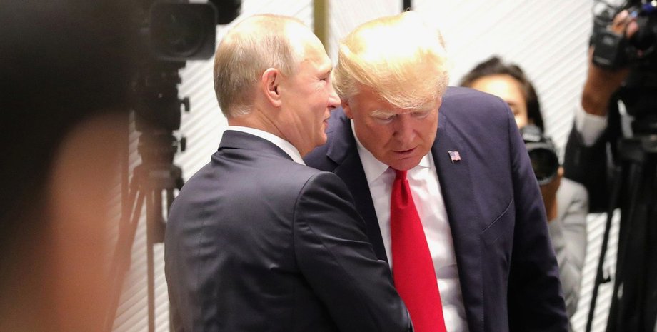 Владимир Путин и Дональд Трамп пообщались по телефону перед переговорами с Владимиром Зеленским