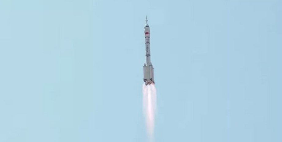 космическая ракета Чанчжэн 2F