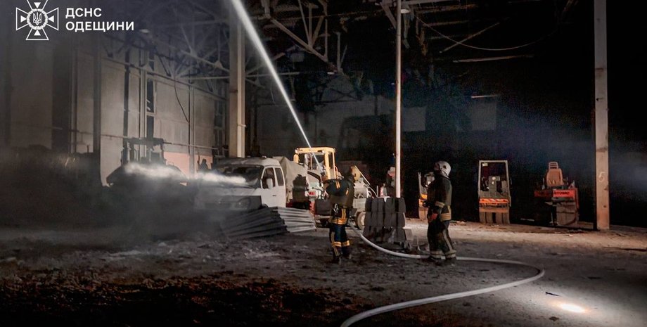 рятувальники, гасіння пожежі