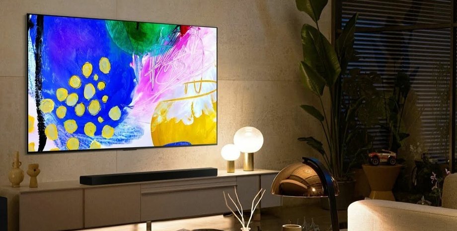 OLED-телевизор LG в комнате