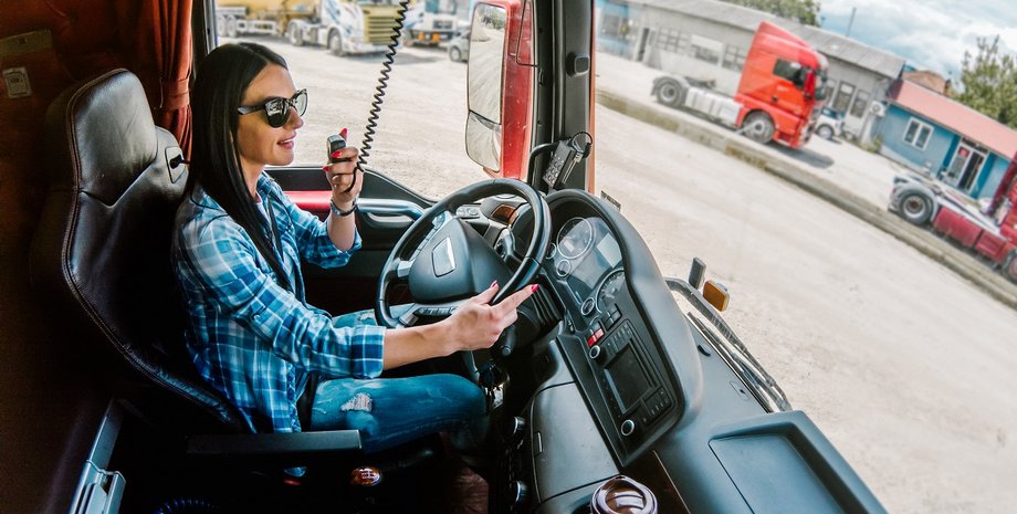 женщина за рулем, грузовик