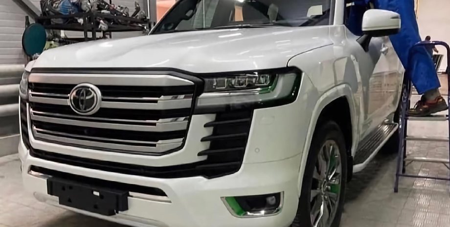 Toyota Land Cruiser 300