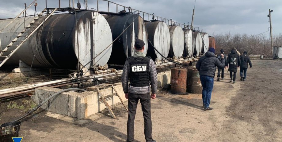 сбу, нефтеперегонный завод, обыск, фото, нелегальный