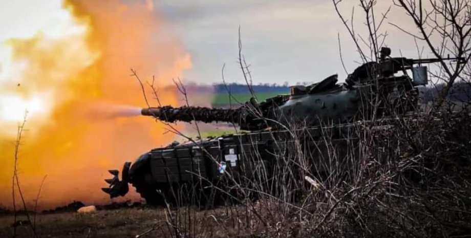 Танк ЗСУ Танк ЗСУ на полігоні