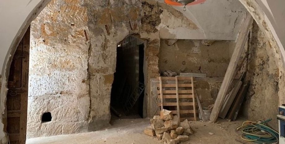 Женщина купила дом в Италии за один евро, дом в Италии, ремонт дома, старый дом, заброшенный особняк, дом за 1 евро,